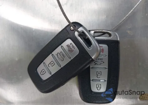 2012 Hyundai Genesis 3.8 z USA, uszkodzony, nr VIN KMHGC4DD2CU152090